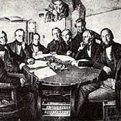 Timeline:  Manejo De Los Recursos Públicos En Los Momentos Históricos