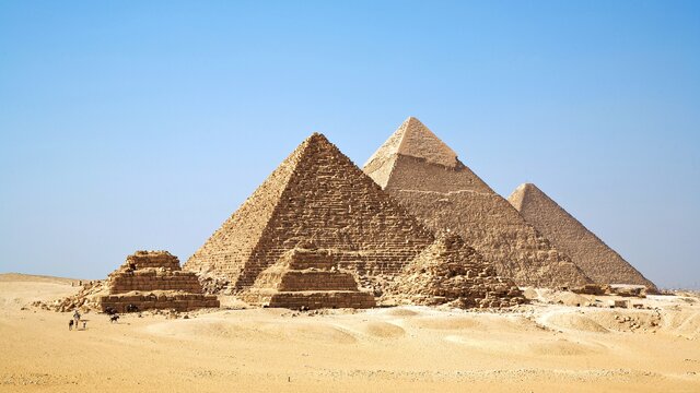 Pyramid complexes at Giza, Egypt, 2600-2500 BCE