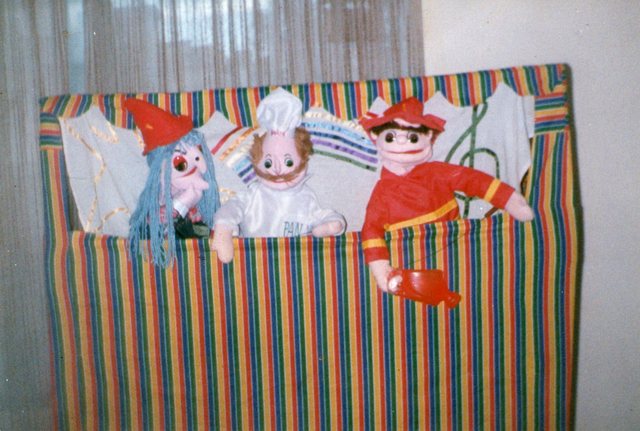 iniciacion de la compañia de titeres y marioneta Amigos del Sol