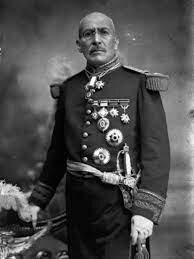 Victoriano Huerta se convierte en presidente.