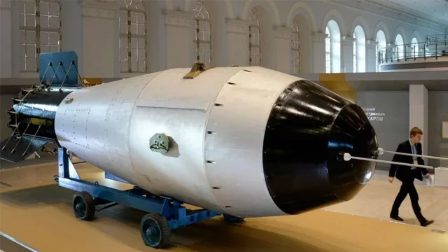 EEUU ensaya la bomba de fusión nuclear o bomba H.