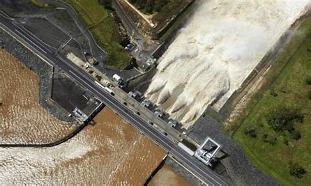 1974 Floods-Building Wivenhoe