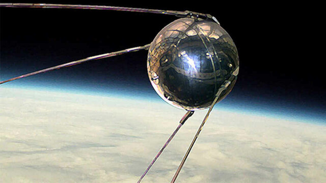La URSS pone en órbita el Sputnik.