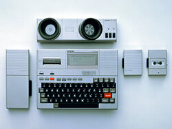 Epson HX- 20 La primera laptop y con ello una de las grandes Revoluciones de la Quinta Generación.