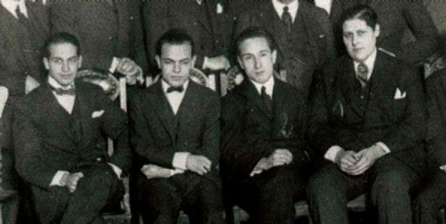 1920 año D.C. se realizó la primera transmisión radial Argentina.