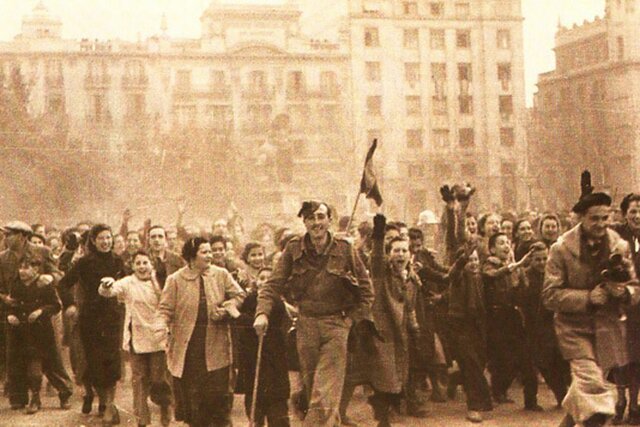 El gobierno de Negrín abandona Barcelona y se dirige a Figueras (Gerona) poco antes de que la capital catalana cayera en manos franquistas.