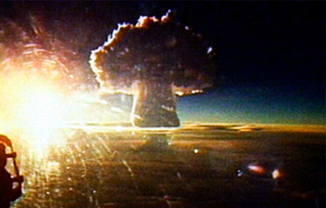 La URSS desarrolla una bomba atómica más potente