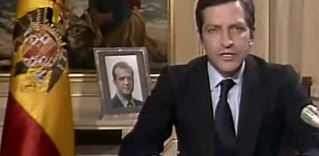 Dimisión de Adolfo Suárez.