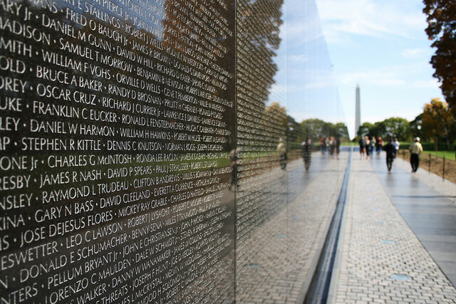 Maya Lin (US), Vietnam Memorial, 1982, black granite. National Mall, Washington