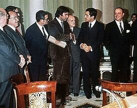 Se firmaron los Pactos de la Moncloa