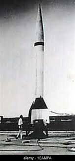 EEUU y la URSS despliegan misiles balísticos.