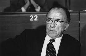 BIOGRAFÍA DE SANTIAGO CARRILLO