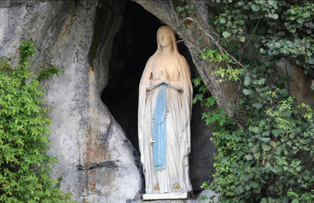 Apariciones de la Virgen en Lourdes