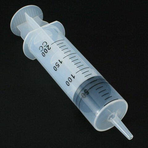 Plastic syringe