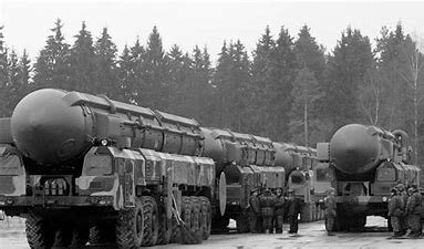 EEUU y la URSS despliegan misiles balísticos