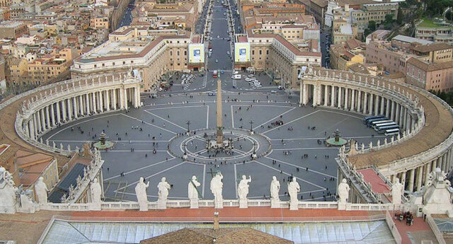 Columnata de San Pedro del Vaticano de Bernini