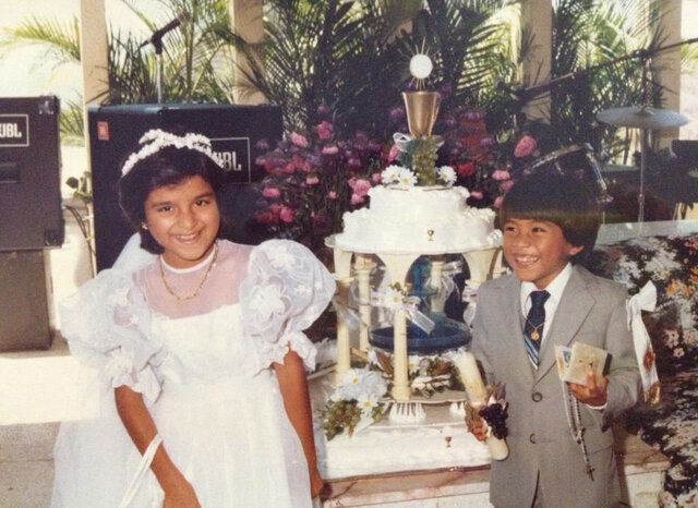 Realiza su Primera Comunión