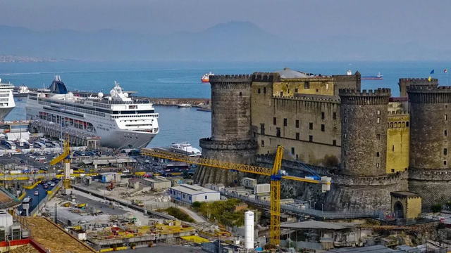 Nuovo fronte-mare Molo Beverello