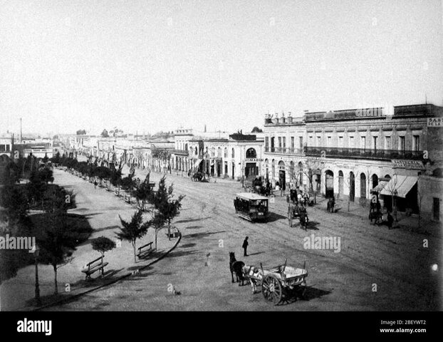 del Otrora camino real a La Avenida Rivadavia