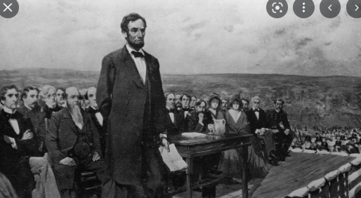 Lincoln gives his Gettysburg Address