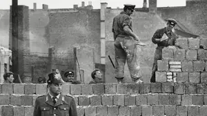 Construction of Berlin Wall