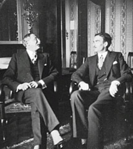 Creación en Londres del COMITÉ DE NO-INTERVENCIÓN