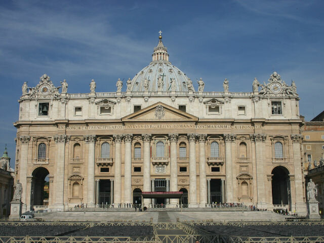 Fachada San Pedro del Vaticano