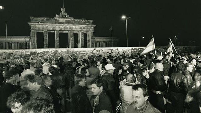 Forçament de la apertura del mur de Berlín