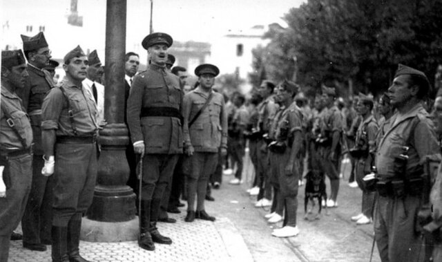 Queipo de Llano se subleva en Sevilla.