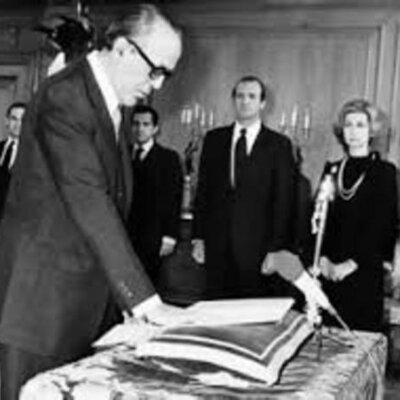 Timeline: Los gobiernos  democráticos (1979-2000).