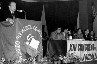 El PSOE gana las elecciones generales por mayoría absoluta y Felipe González se convierte en presidente del Gobierno. 4a legislatura