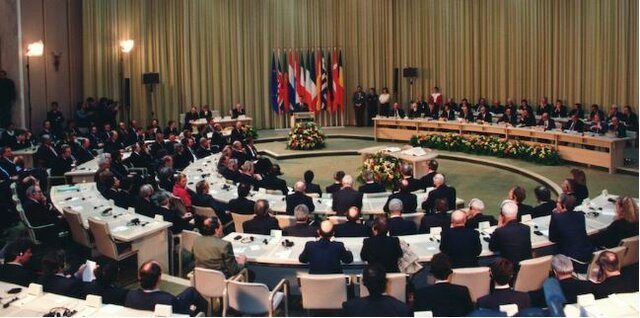 Entrada en vigor del Tratado de Maastrich