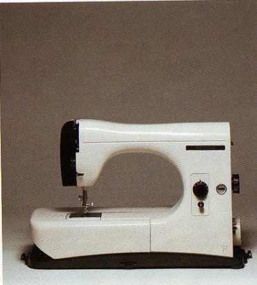 Máquina de coser Mirella