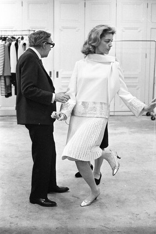 Vestidos soltos con mangas anchas