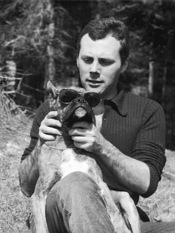 Giorgo Armani funda a sua marca