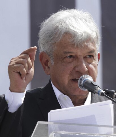 Las encuestas de opinión, mostraban que de llevarse a cabo la elección presidencial en ese momento, López Obrador sería el triunfador