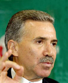 Roberto Madrazo gana la candidatura del PRI en las elecciones internas con 90% de los votos