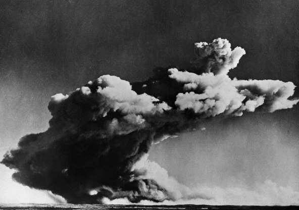 Gran Bretaña estalla su primera bomba atómica