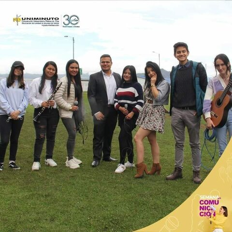 Soy Artista y canto todo tipo de música