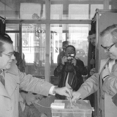 Timeline: UNIDAD 12.2: Los gobiernos democráticos (1979-2000)._Sandra Busto Medina