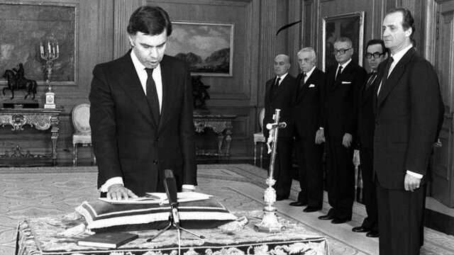 El PSOE gana las elecciones generales por mayoría simple y Felipe González se mantiene como presidente del Gobierno.4a legislatura2