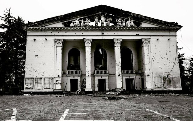 Teatro di Mariupol dopo il bombardamento