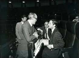 Suárez dimite y Calvo Sotelo lo sucede como presidente de gobierno