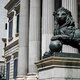 Fachada del congreso de los diputados de madrid con sus emblematicos leones