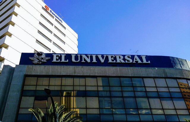 Comienza a colaborar en el periódico liberal