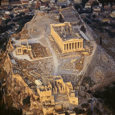 Timeline: Atenas by Corina Suárez