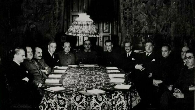 Organización en Salamanca la Junta de defensa Nacional.