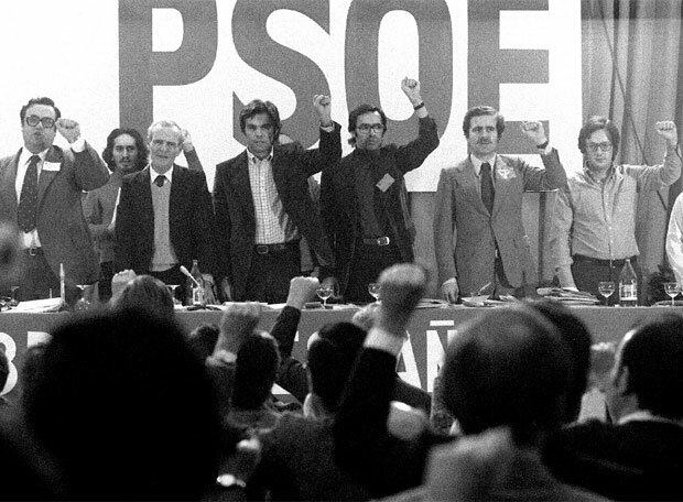 El PSOE abandona el marxismo en el XXVIII congreso del partido