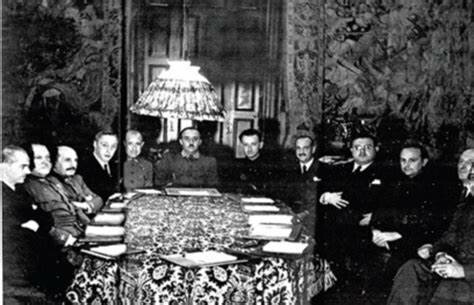 Organización en Salamanca la Junta de defensa Nacional.