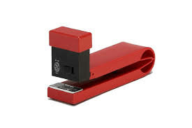 La Grapadora de Plastico de Guillermo Capdevila